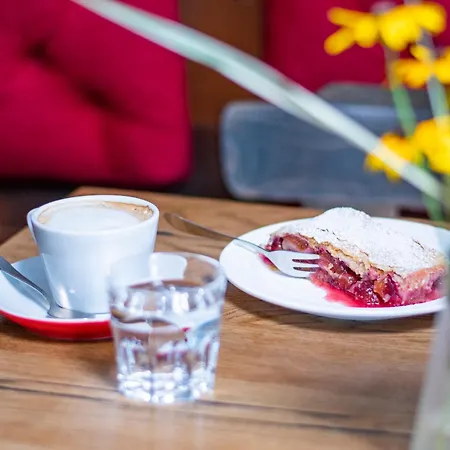 Fleischerei - Apartments, Cafe & Weinbar 4*